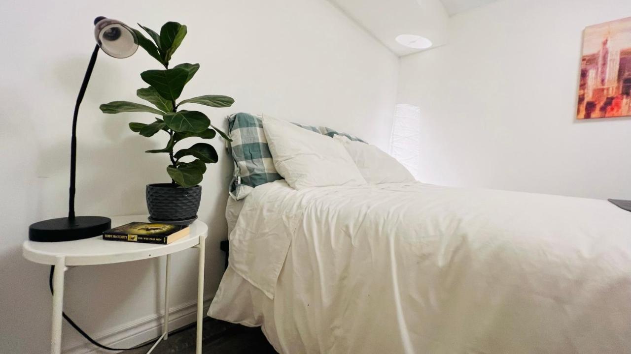 Toronto Bed & Breakfast - Free Parking Exterior foto