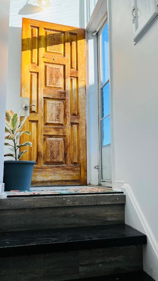 Toronto Bed & Breakfast - Free Parking Exterior foto