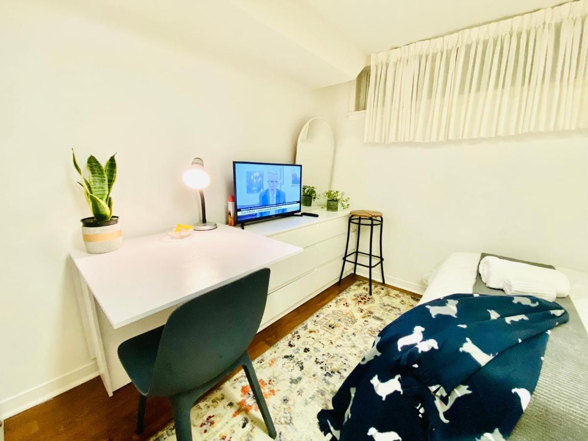 Toronto Bed & Breakfast - Free Parking Exterior foto