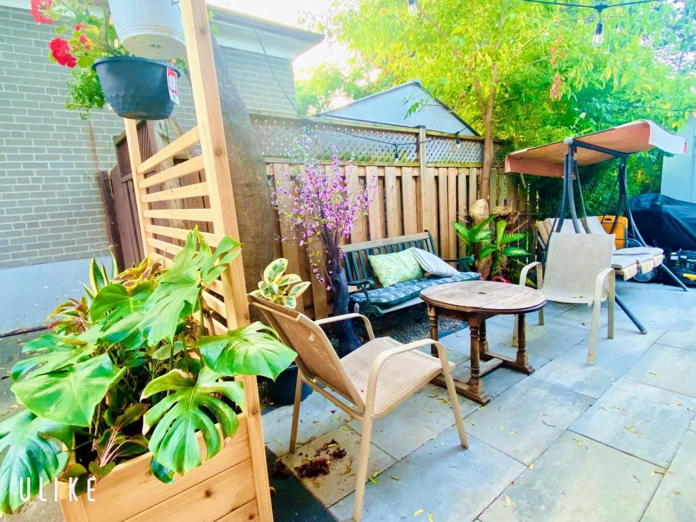 Toronto Bed & Breakfast - Free Parking Exterior foto